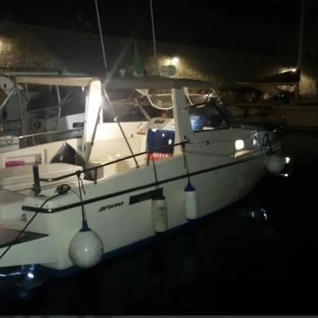 Laver 28 Botel Torre del Greco
